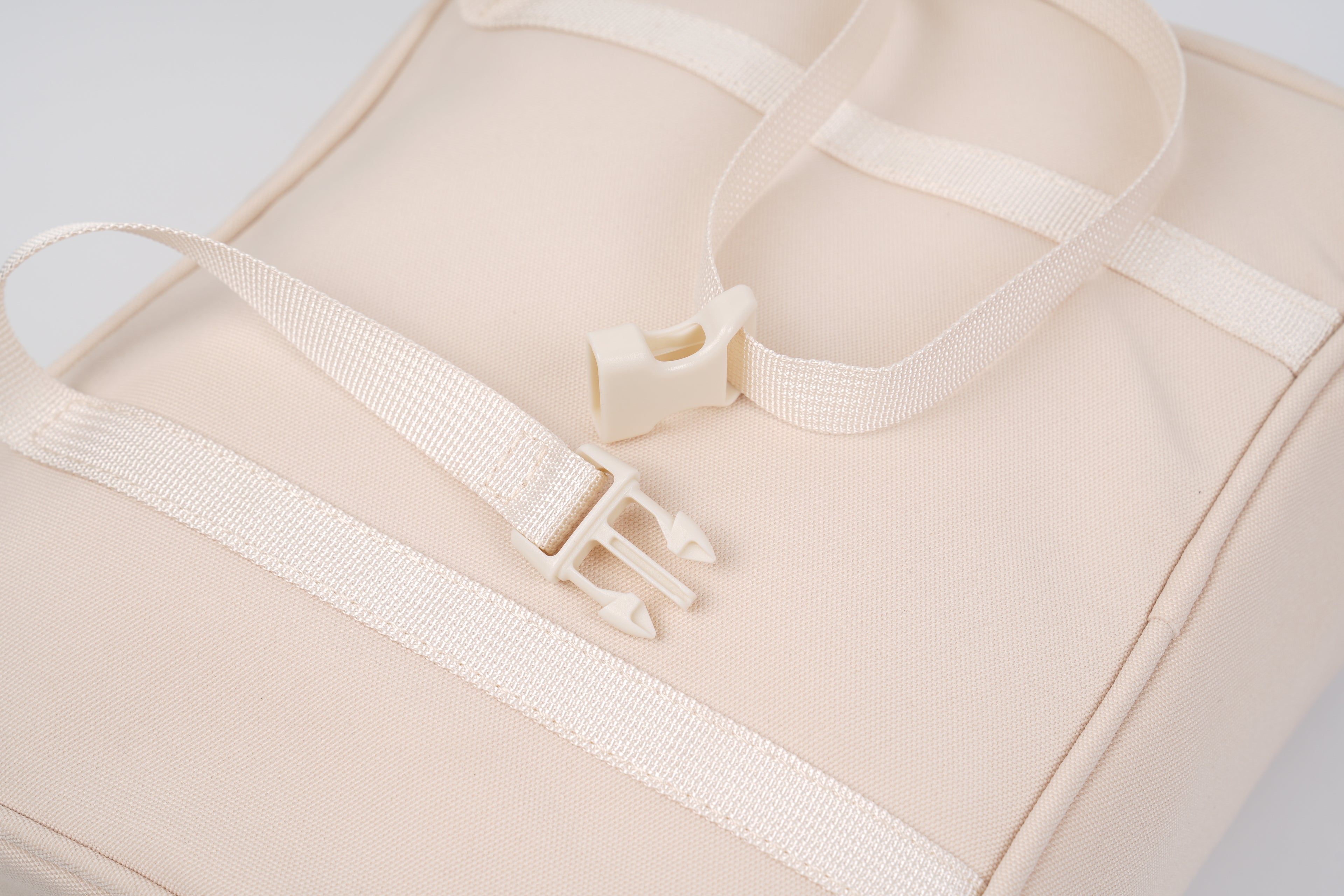 bag to hang from a backseat of your car