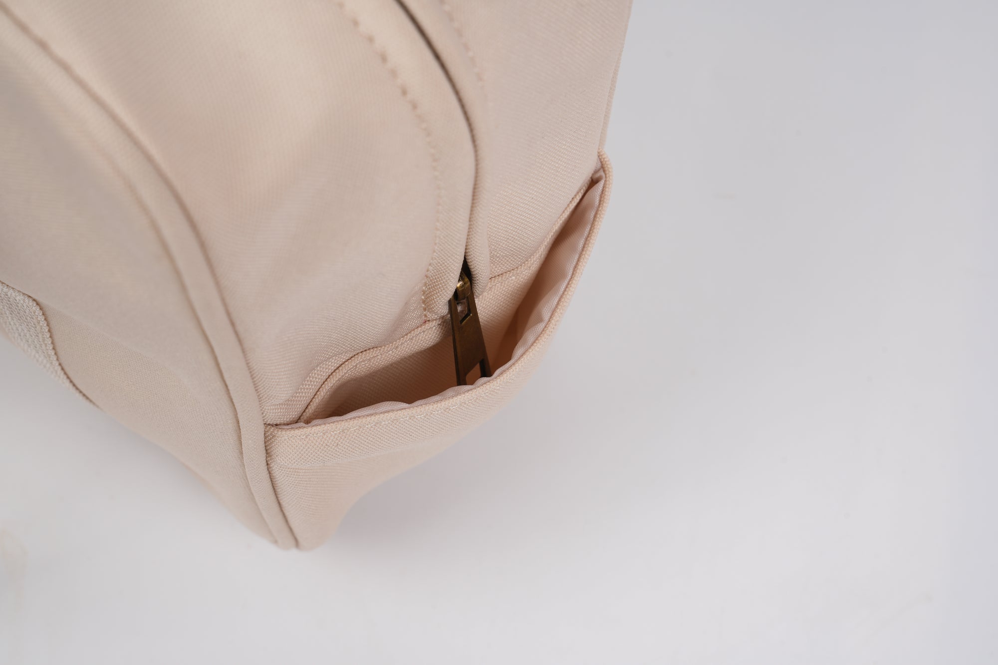 backseat bag car accessoreis in cream
